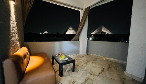 Luxury Hot Tub Room With Panoramic Pyramids View & Terrace