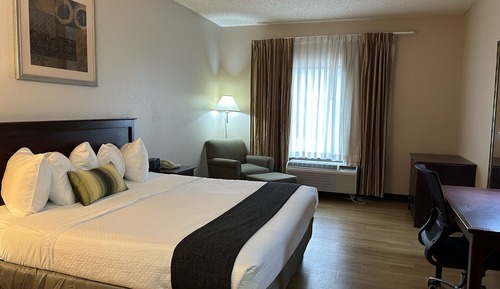 Standard Room, 1 King Bed