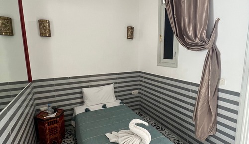 Economy Room