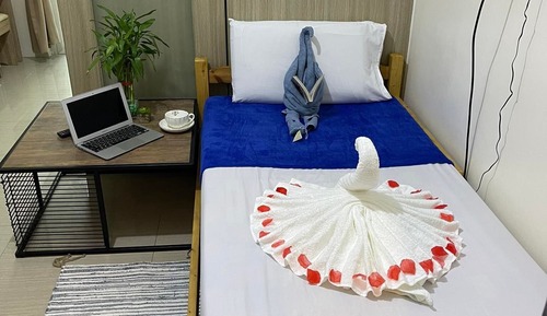 Deluxe Condo, 1 Double Bed with Sofa bed