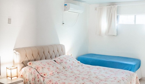 Honeymoon House, Pool Access