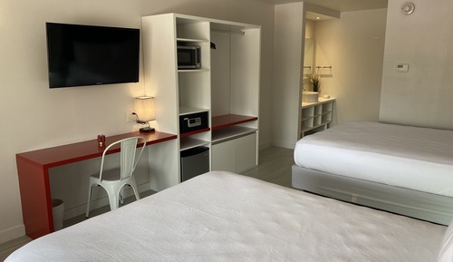 Comfort Room, 2 Queen Beds, Non Smoking, Pool Access