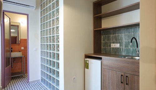 Elegant Double with Window