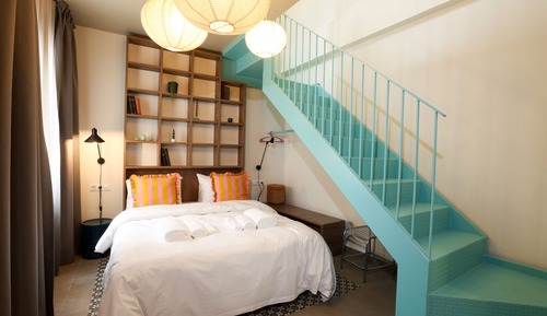 Urban Loft Suite with Rooftop Terrace