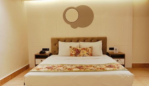 Senior Suite
