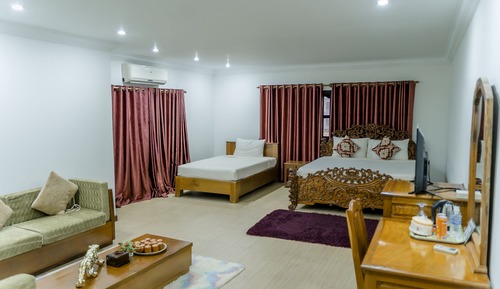 Deluxe Studio Suite