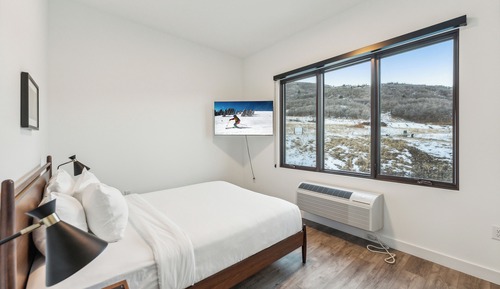 Condo, 1 Bedroom, Kitchen, Slope side