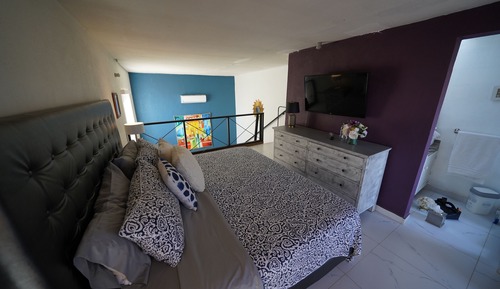Deluxe Duplex, 2 Bedrooms, 2 Bathrooms, Garden Area