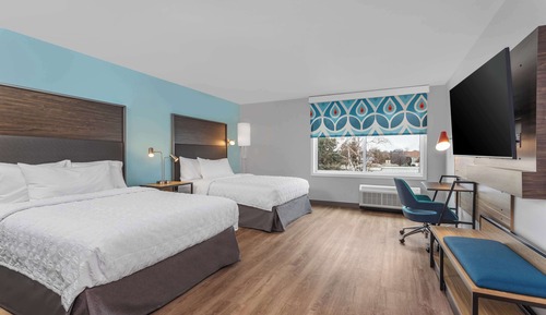 Room, 2 Queen Beds, Accessible, Bathtub