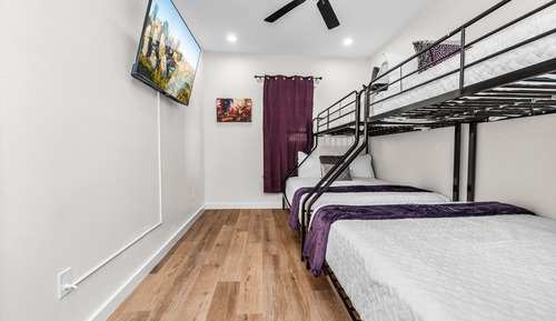 House (4 Bedrooms)
