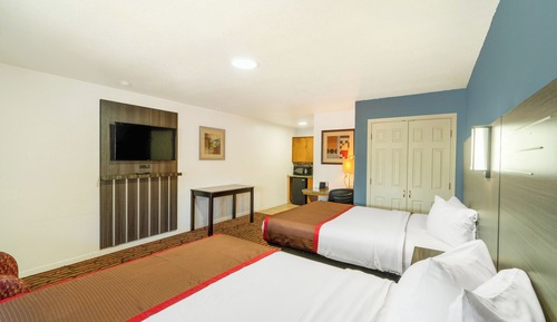 Standard Room, 2 Queen Beds, Non Smoking