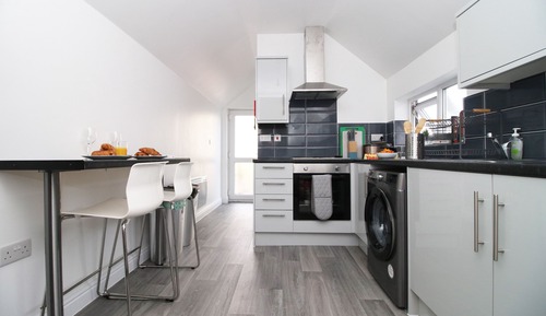 Cardiff Private Double Room + Shared Bathroom + Wi-Fi + On-Street Parking (1)