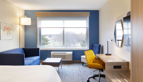 Premium Room (Roll-In Shower)