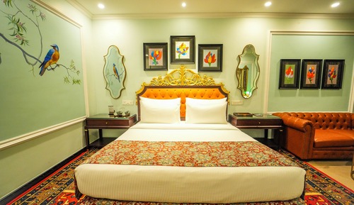 Deluxe Suite