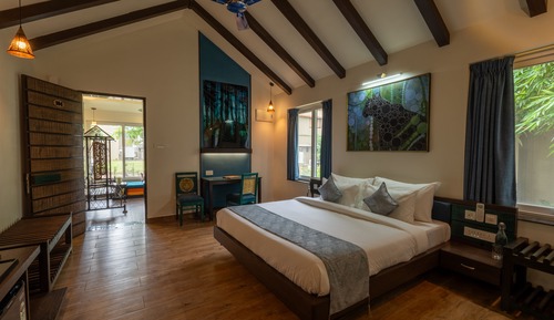 Luxury Cottage with Private Garden area
