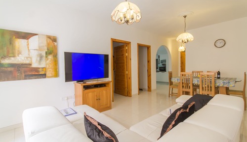 Family Apartment, 3 Bedrooms, 2 Bathrooms (Cotswold Sea Apart with 3 bdr at)