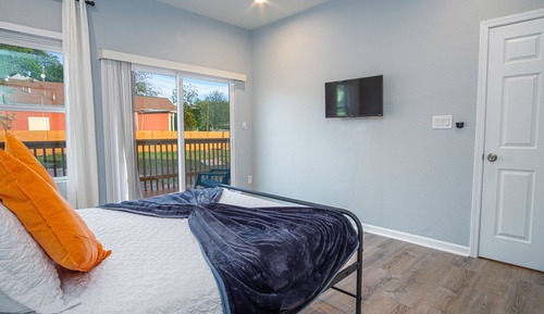 House (4 Bedrooms)