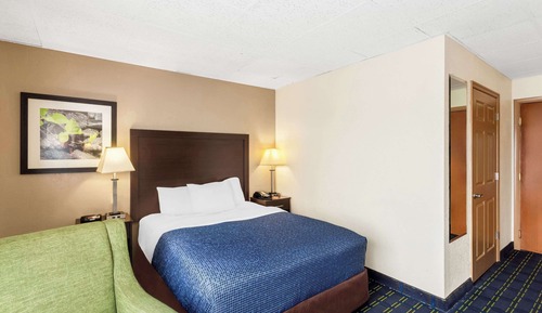 Room, 1 Queen Bed, Accessible, Non Smoking