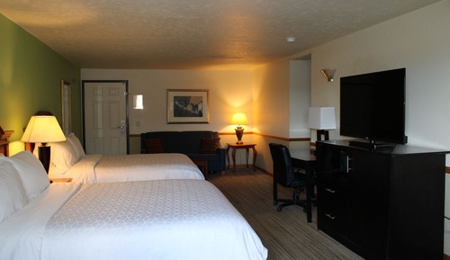 Standard Room, 2 Queen Beds, Non Smoking, Patio (1st Floor;with Sofabed)