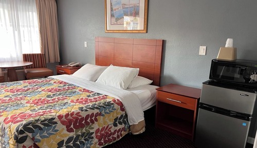 Standard Room, 1 King Bed, Non Smoking
