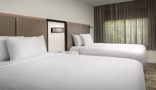 Suite, Multiple Beds (Hearing Accessible)
