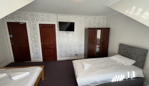 Family Room (4 beds)