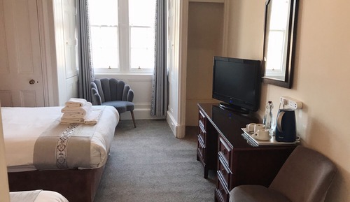 Family Room (Room 8)