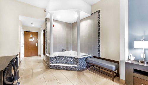 Superior Studio Suite, 1 King Bed, Non Smoking