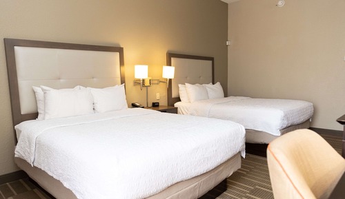 Two queen beds ns