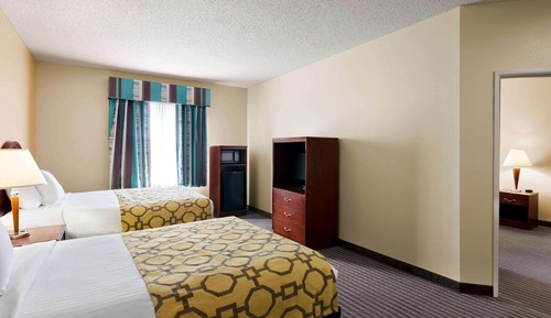 Suite, Multiple Beds, Non Smoking (King One-Bedroom & 2 Queen Beds)