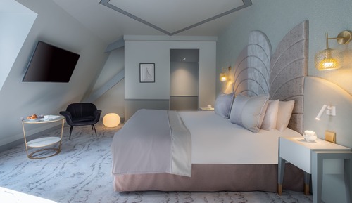 Eiffel Tower Suite