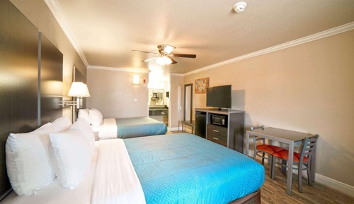 Standard Room, 2 Queen Beds, Non Smoking