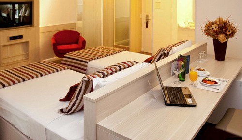 Classic Room, 1 Queen Bed