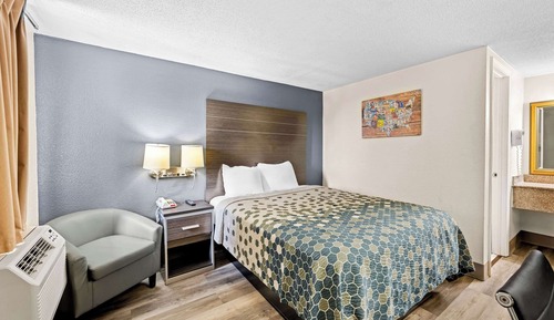 Standard Room, 1 Queen Bed, Non Smoking