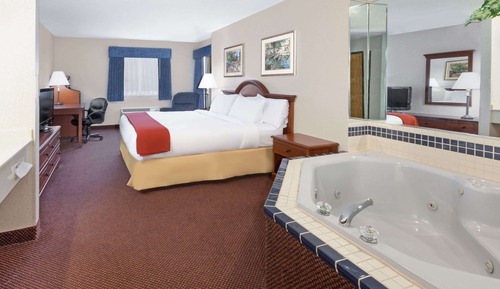 Deluxe Suite, 1 King Bed, Non Smoking