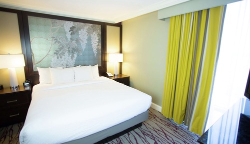 Room, 1 King Bed, City View, Corner