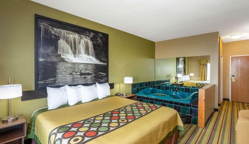 Deluxe Studio Suite, 1 King Bed, Non Smoking