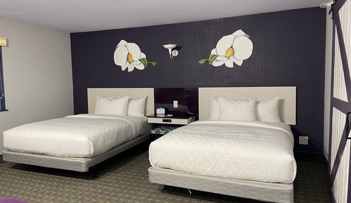 Room, 2 Queen Beds, Accessible (Accessible Tub)