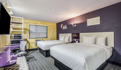 Standard Room, 2 Queen Beds, Non Smoking, Bathtub