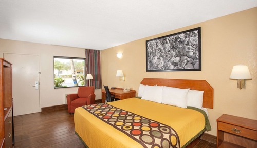Standard Room, 1 King Bed, Non Smoking