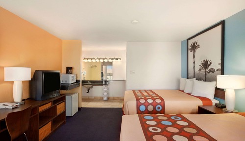 Room, 2 Queen Beds, Non Smoking (Ground Floor)