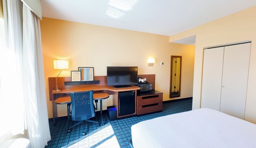Room, 1 King Bed (Mobility/Hearing Accessible, Tub)