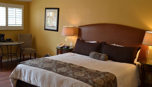 Deluxe Room, 1 King Bed, Fireplace