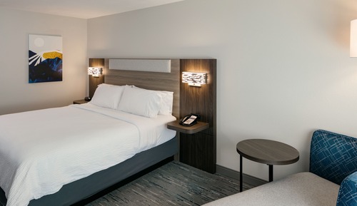Standard Room, 1 King Bed, Accessible Bathtub