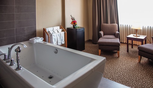 Honeymoon Studio Suite