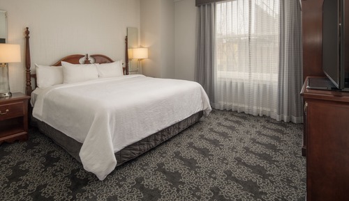 Suite, 1 King Bed, Accessible, Non Smoking