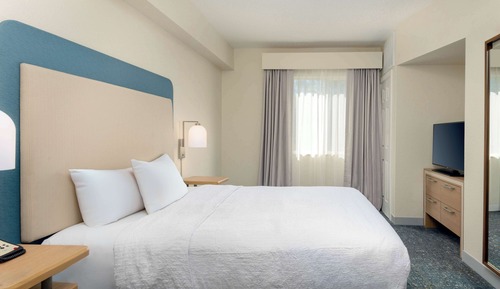 Suite, 1 Queen Bed, Accessible, Bathtub (Mobility & Hearing)