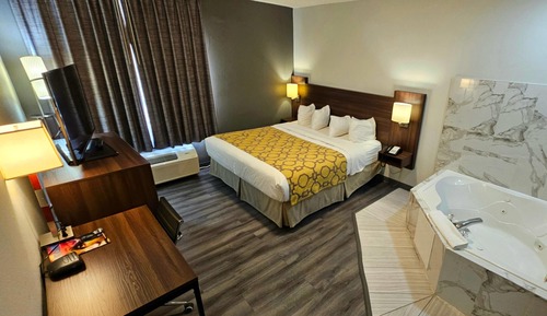 Studio Suite, 1 King Bed, Non Smoking, Jetted Tub