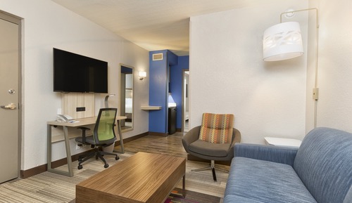 Suite, 1 Bedroom, Accessible (1 King Bed, Hearing)