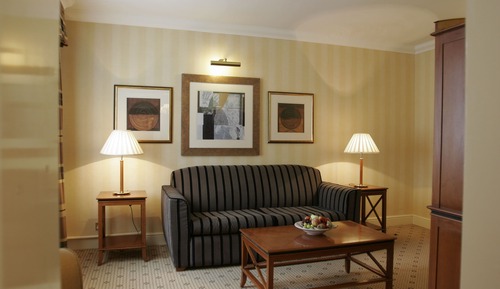Deluxe Suite